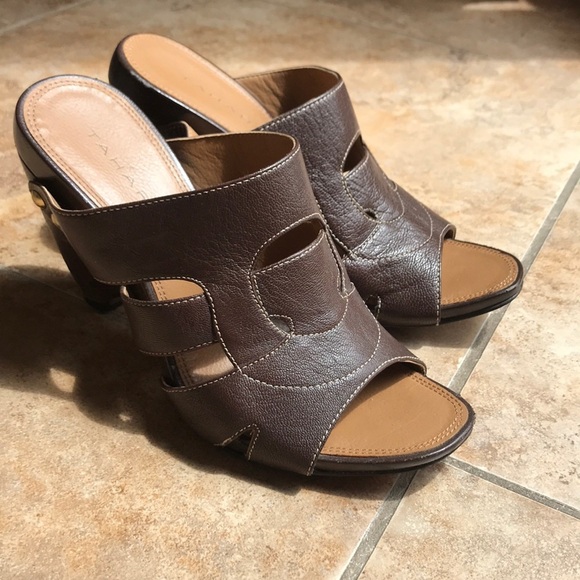 Brown heels - Picture 2 of 5